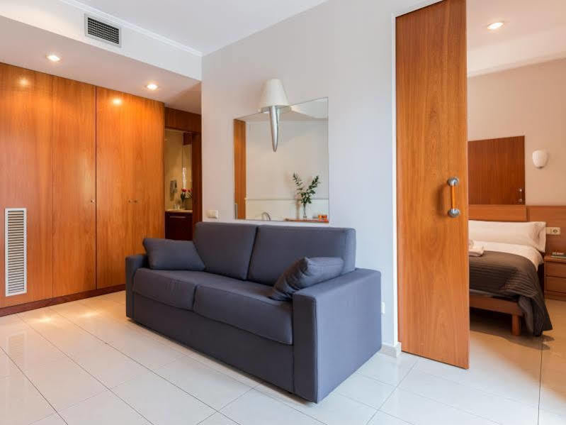 Lodging Apartments City Center-Eixample Barcelona Ngoại thất bức ảnh