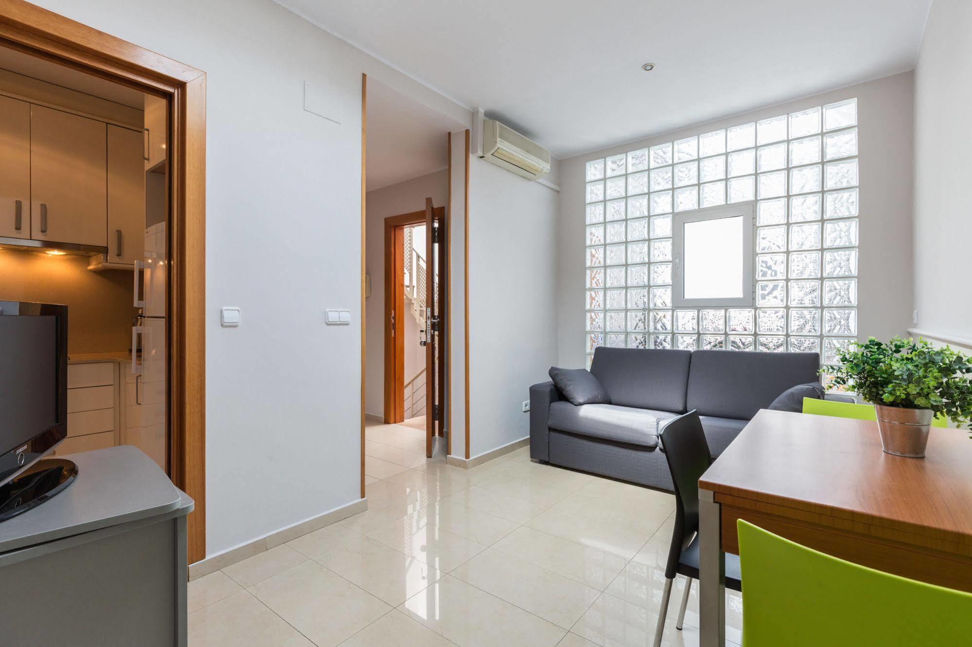 Lodging Apartments City Center-Eixample Barcelona Ngoại thất bức ảnh
