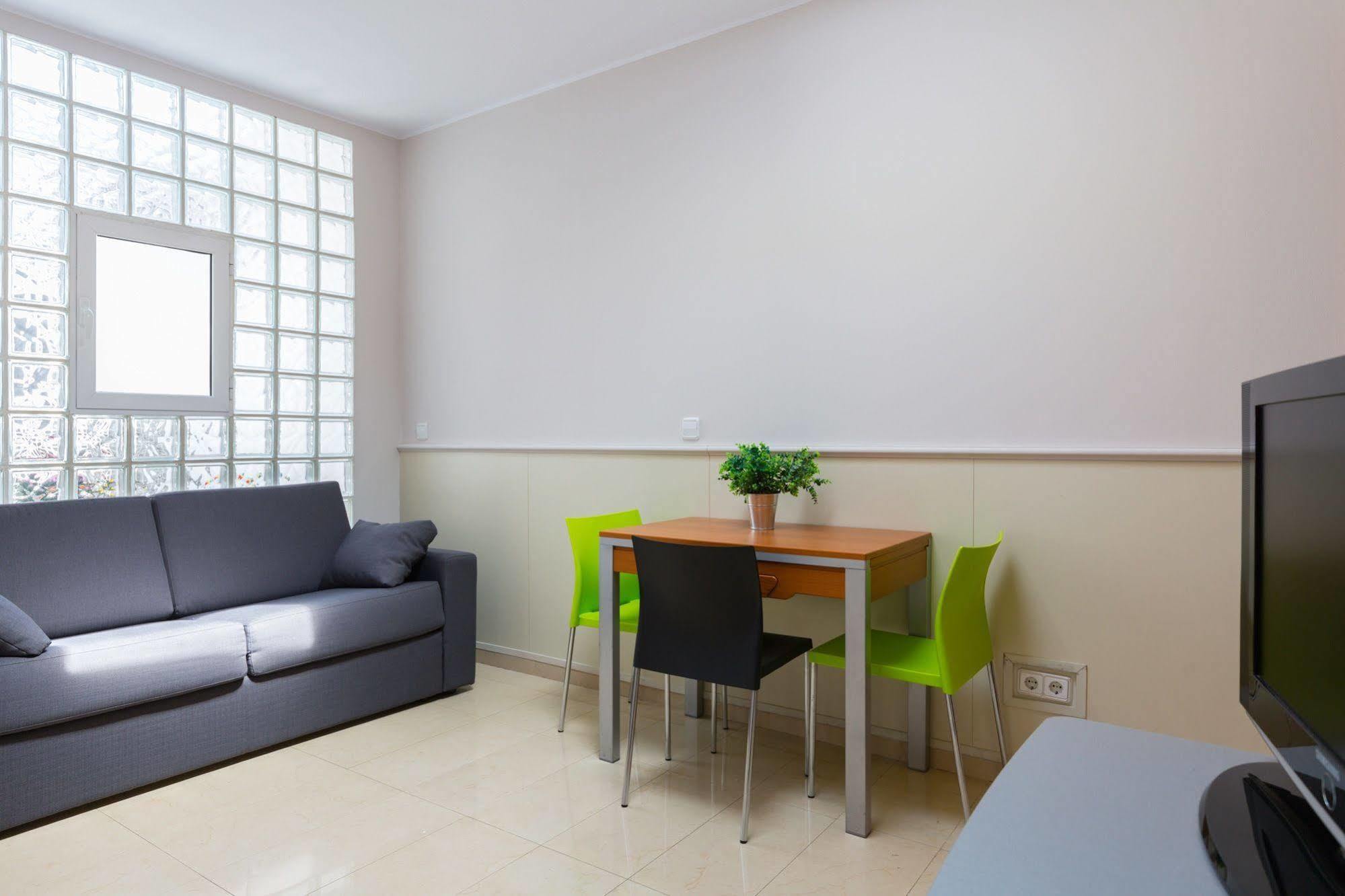 Lodging Apartments City Center-Eixample Barcelona Ngoại thất bức ảnh