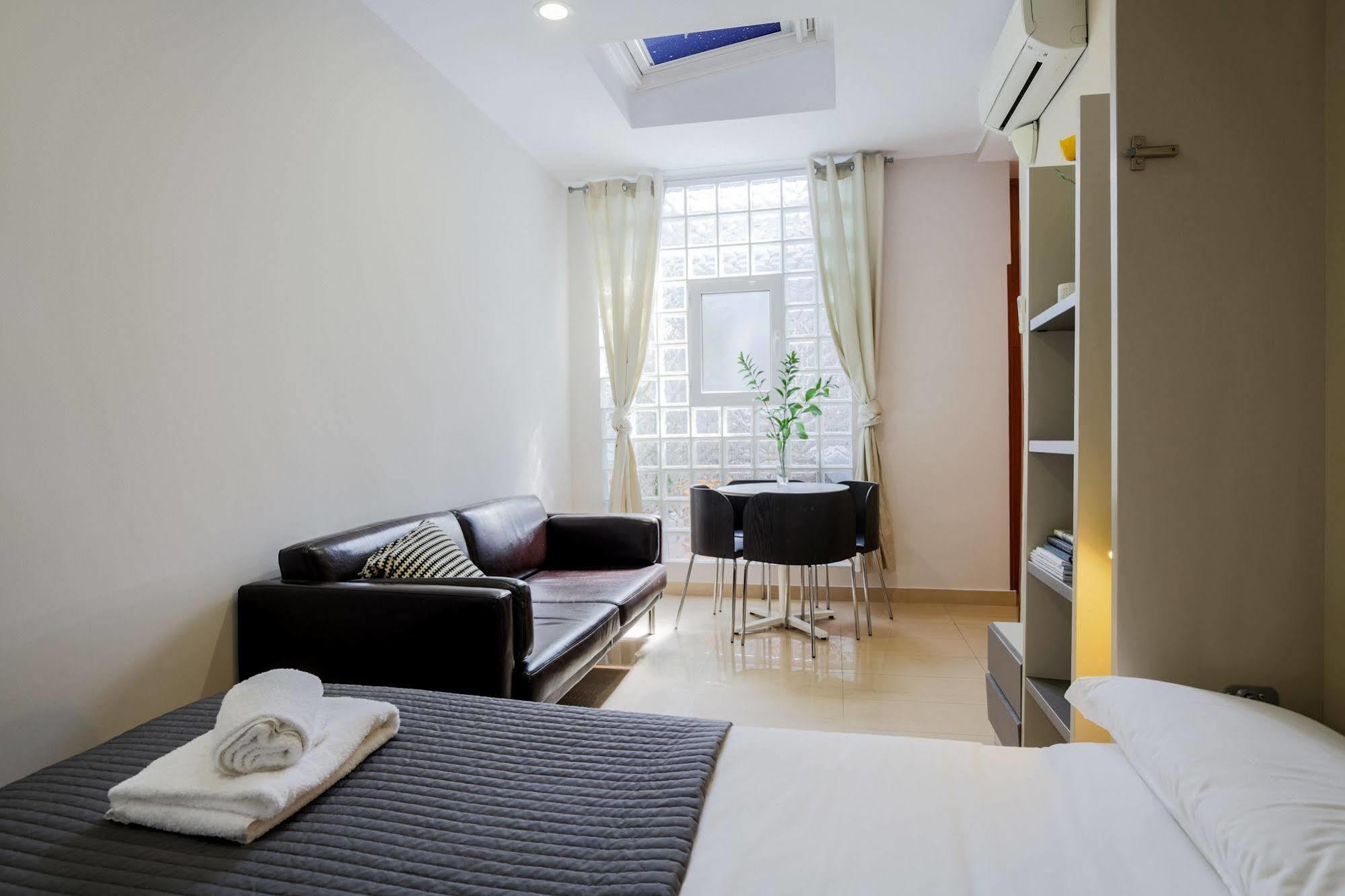 Lodging Apartments City Center-Eixample Barcelona Ngoại thất bức ảnh