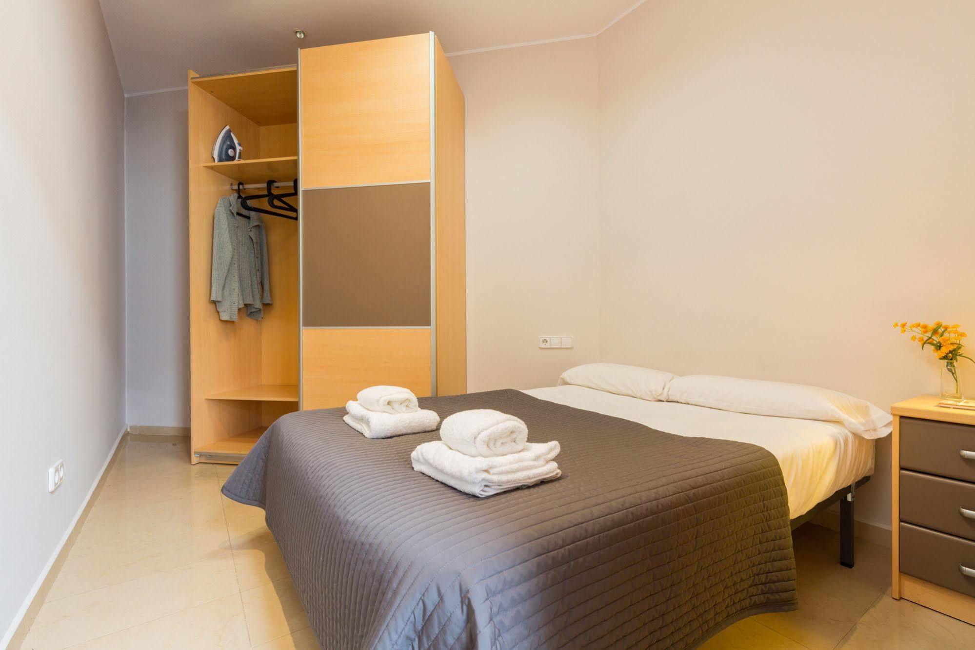 Lodging Apartments City Center-Eixample Barcelona Ngoại thất bức ảnh